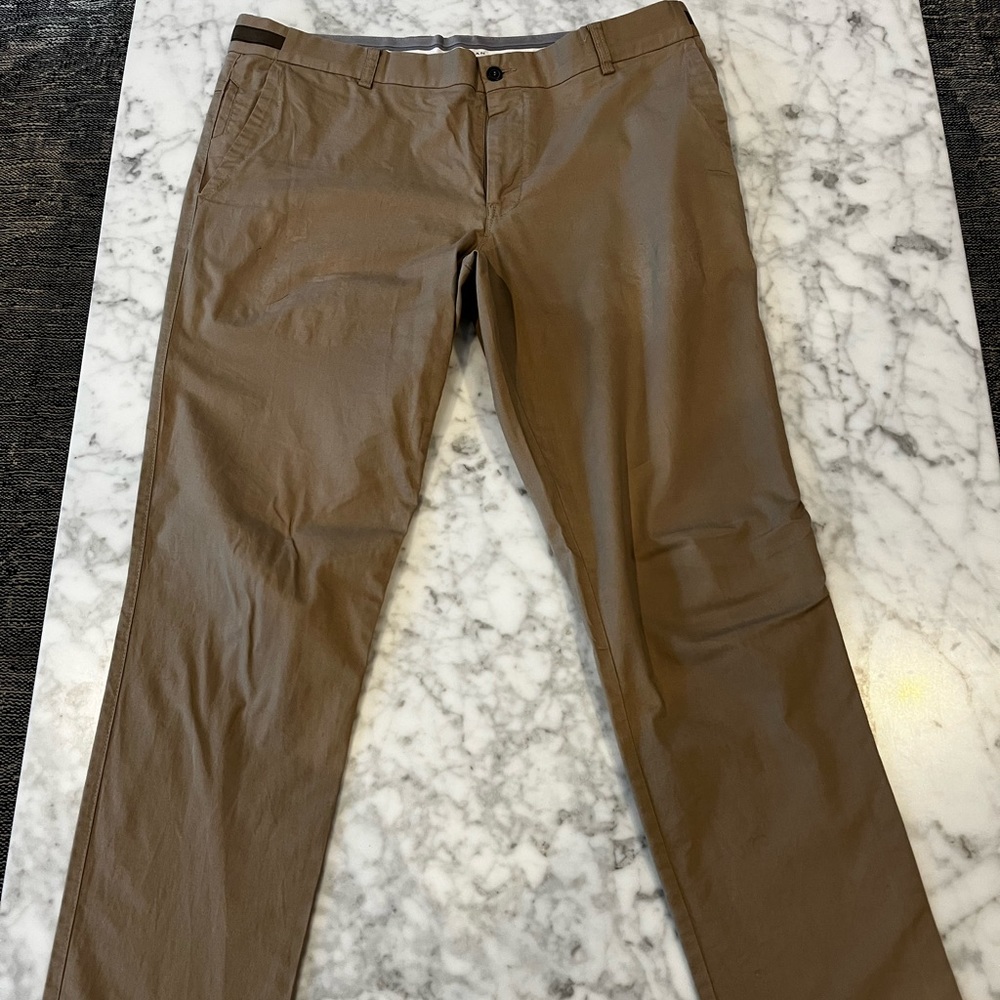 Zara khakis